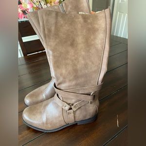 Extra wide calf riding boot